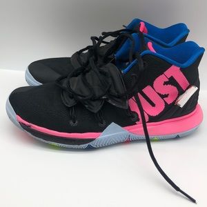 Nike basketball shoe Kyrie 5